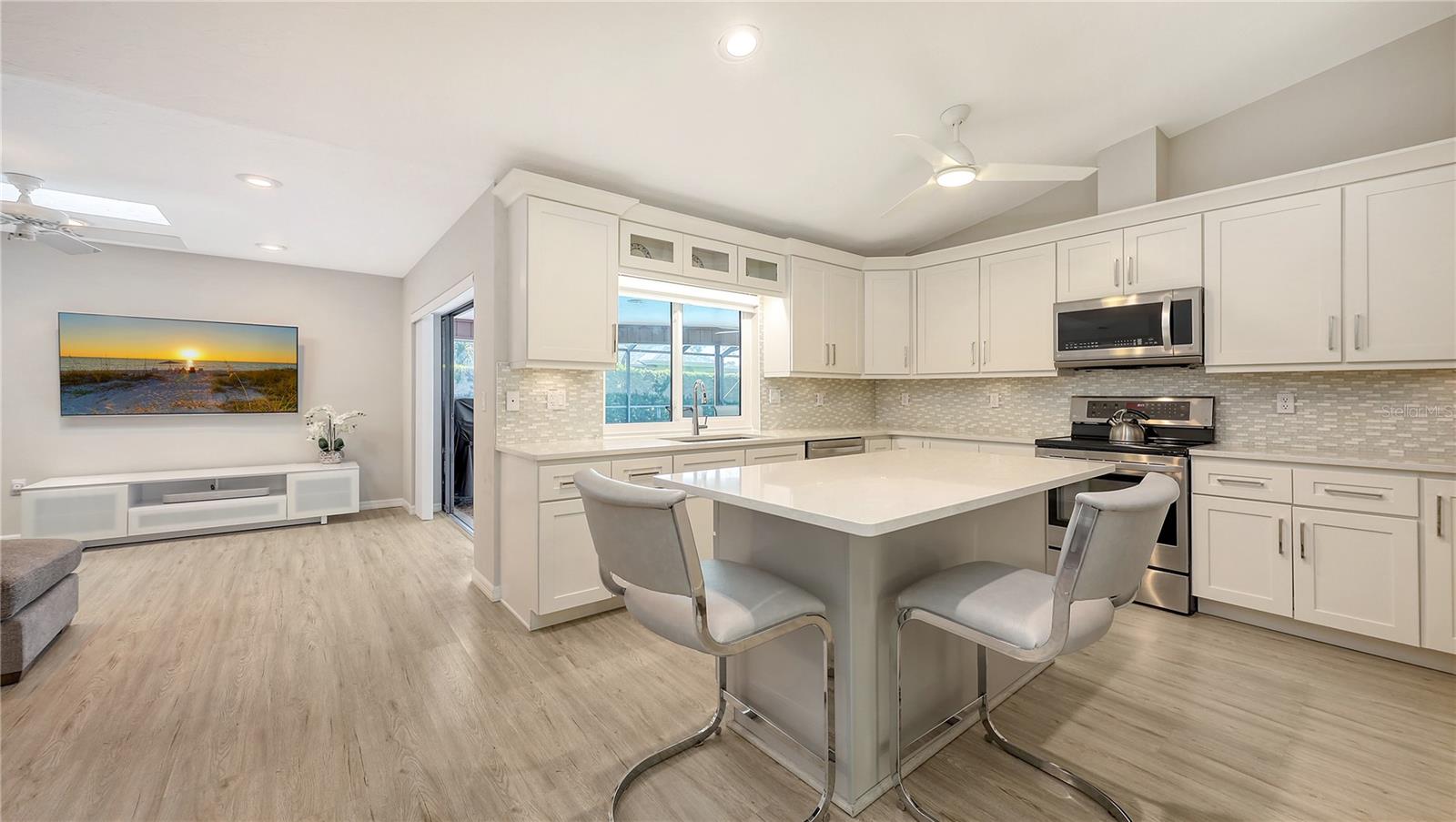 3608 AVENIDA MADERA, BRADENTON, FL, 34210