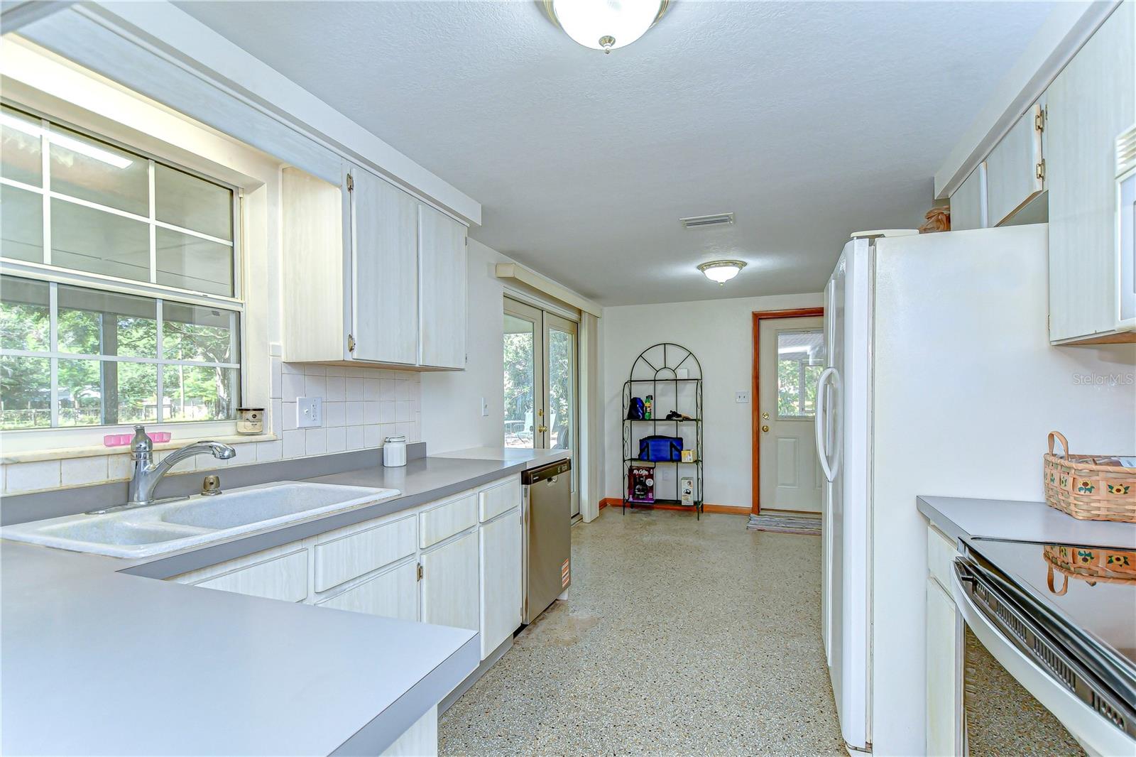 37348 TUCKER RD, ZEPHYRHILLS, FL, 33541