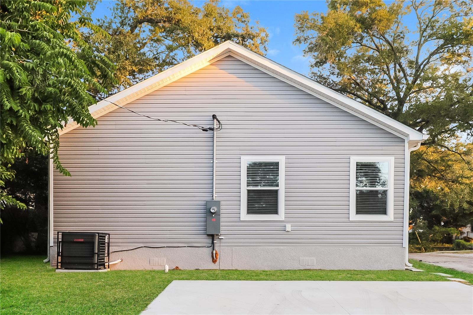 920 15TH AVE S, ST PETERSBURG, FL, 33705