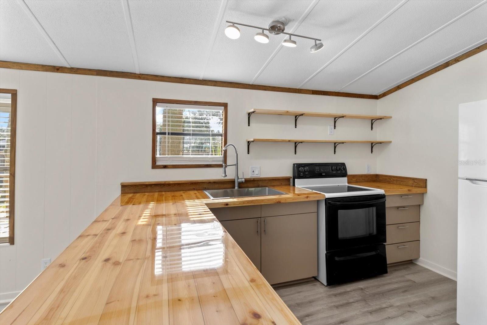 960 N ROCK CRUSHER RD, CRYSTAL RIVER, FL, 34429