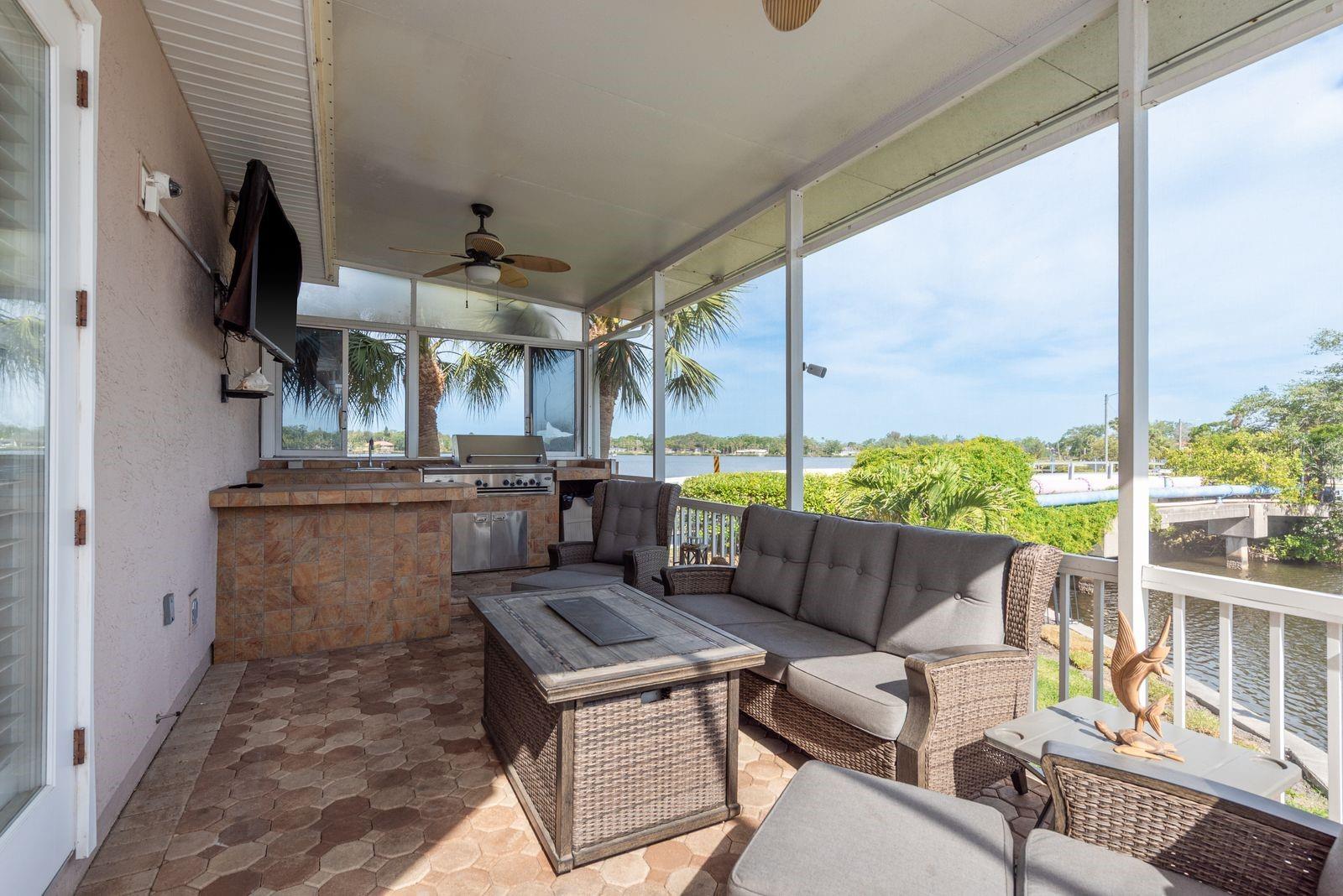 339 MANATEE LN, TARPON SPRINGS, FL, 34689