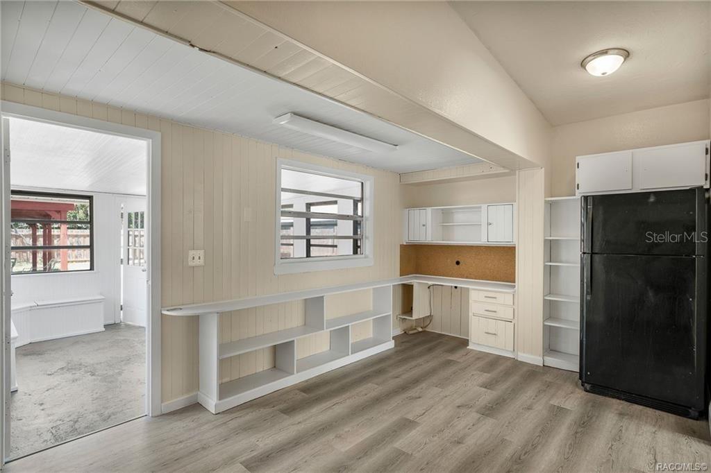 3251 34TH AVE N, ST PETERSBURG, FL, 33713