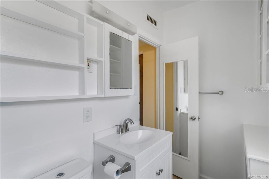 3251 34TH AVE N, ST PETERSBURG, FL, 33713