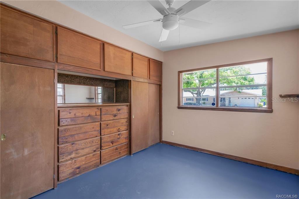 3251 34TH AVE N, ST PETERSBURG, FL, 33713