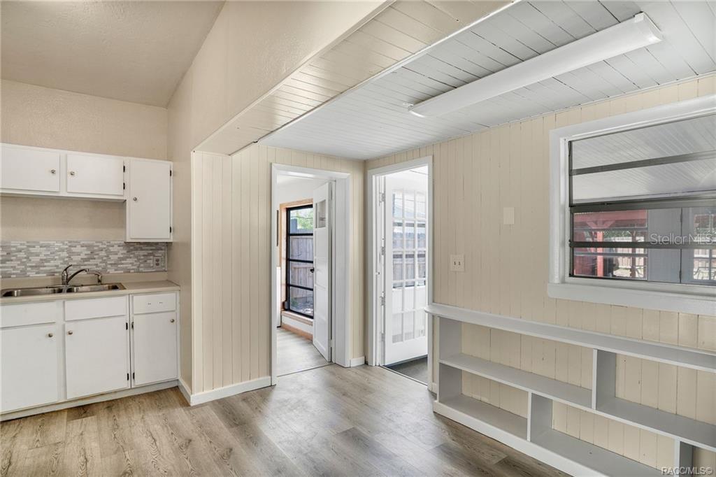 3251 34TH AVE N, ST PETERSBURG, FL, 33713