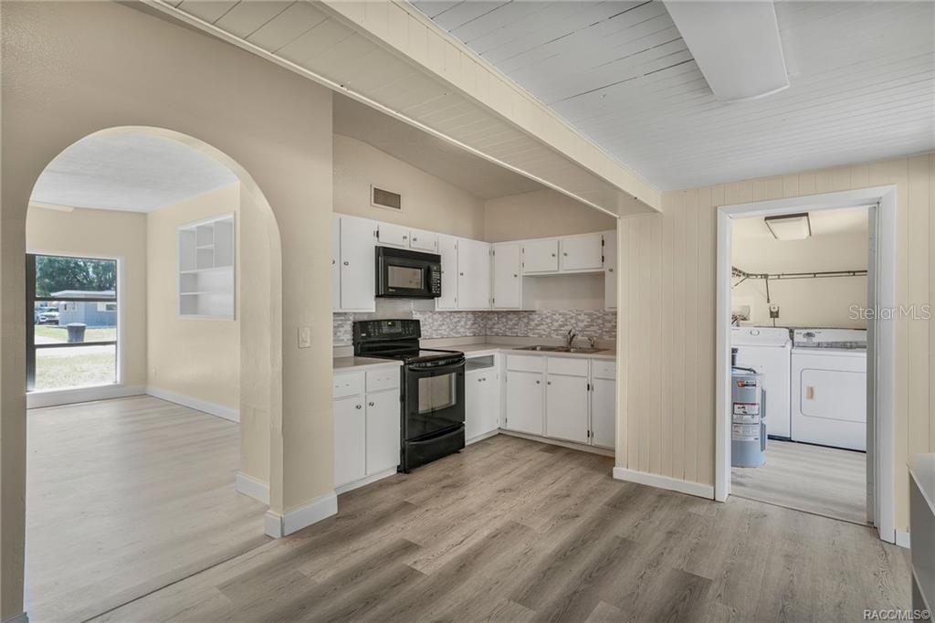 3251 34TH AVE N, ST PETERSBURG, FL, 33713