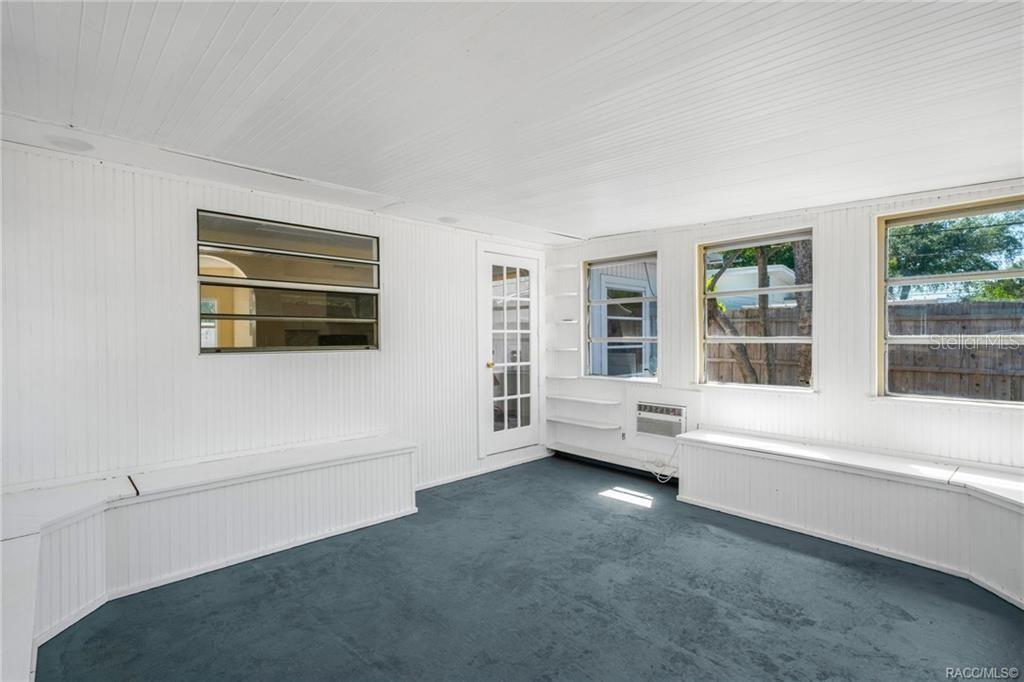 3251 34TH AVE N, ST PETERSBURG, FL, 33713