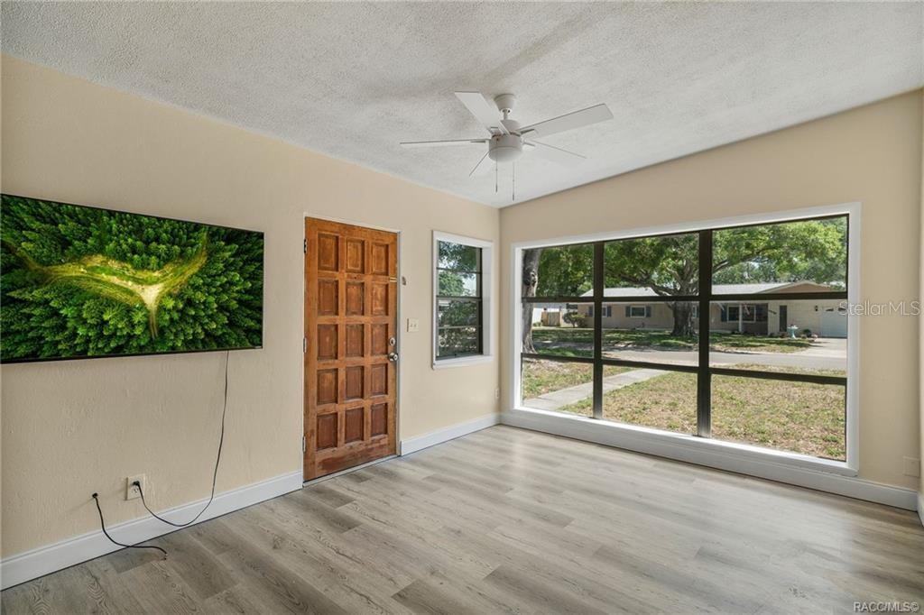 3251 34TH AVE N, ST PETERSBURG, FL, 33713