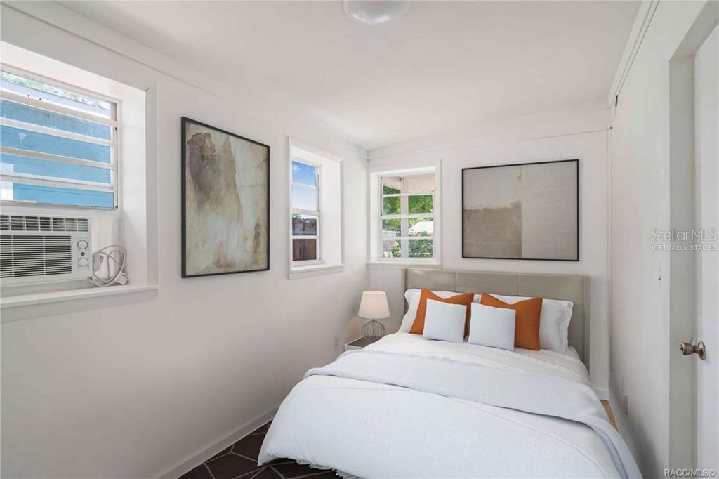 3251 34TH AVE N, ST PETERSBURG, FL, 33713