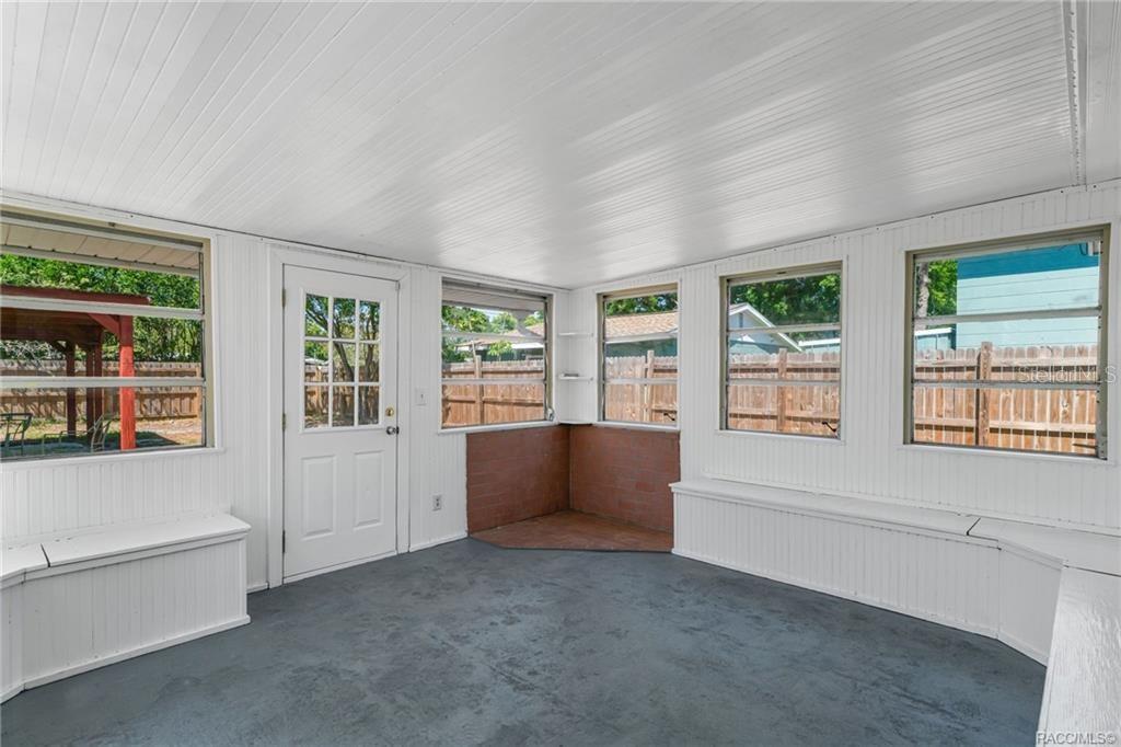 3251 34TH AVE N, ST PETERSBURG, FL, 33713