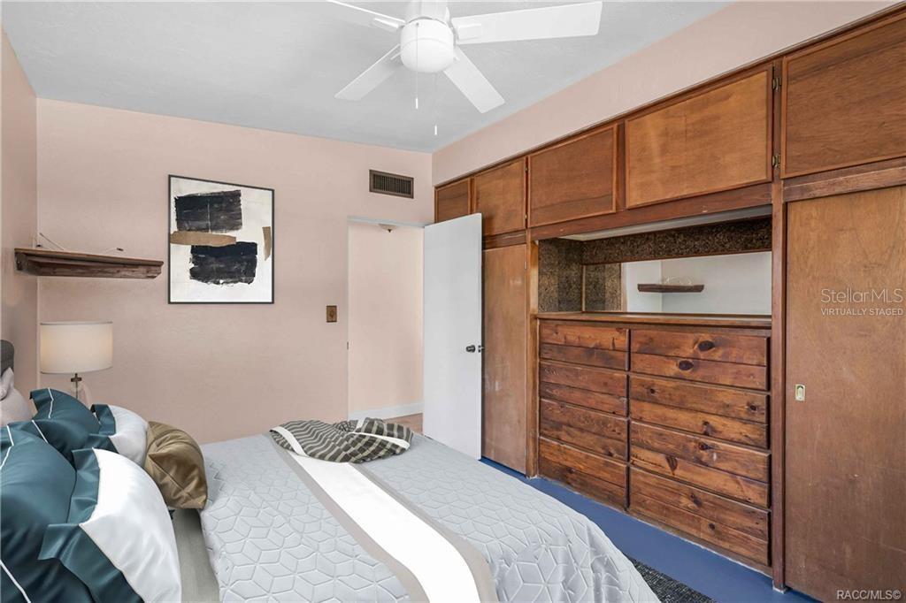 3251 34TH AVE N, ST PETERSBURG, FL, 33713