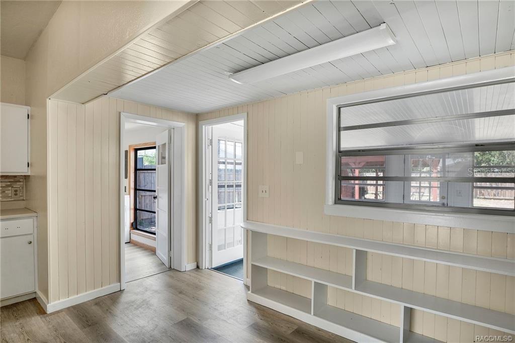 3251 34TH AVE N, ST PETERSBURG, FL, 33713