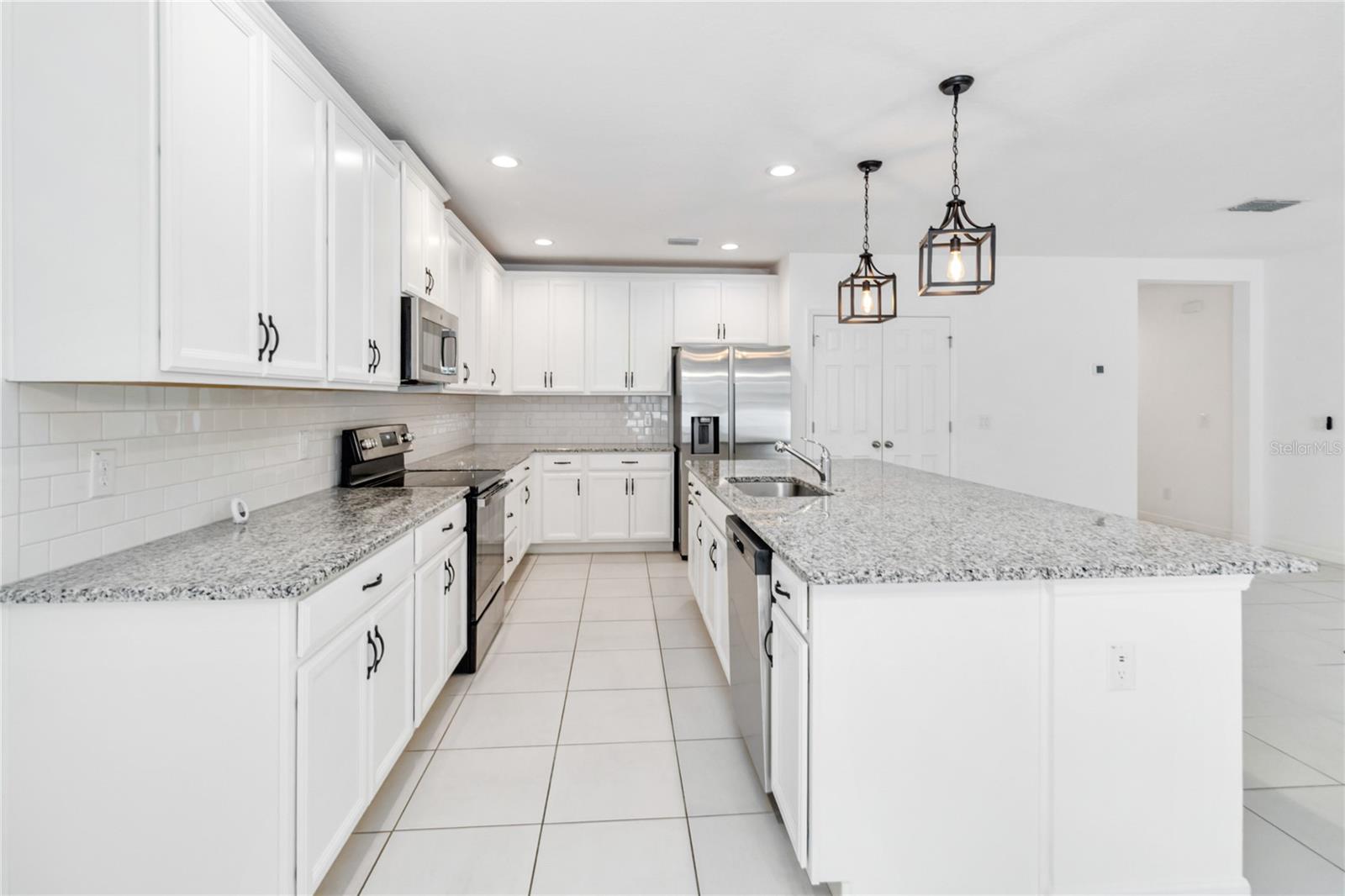 928 AVENAL LN, DAVENPORT, FL, 33837