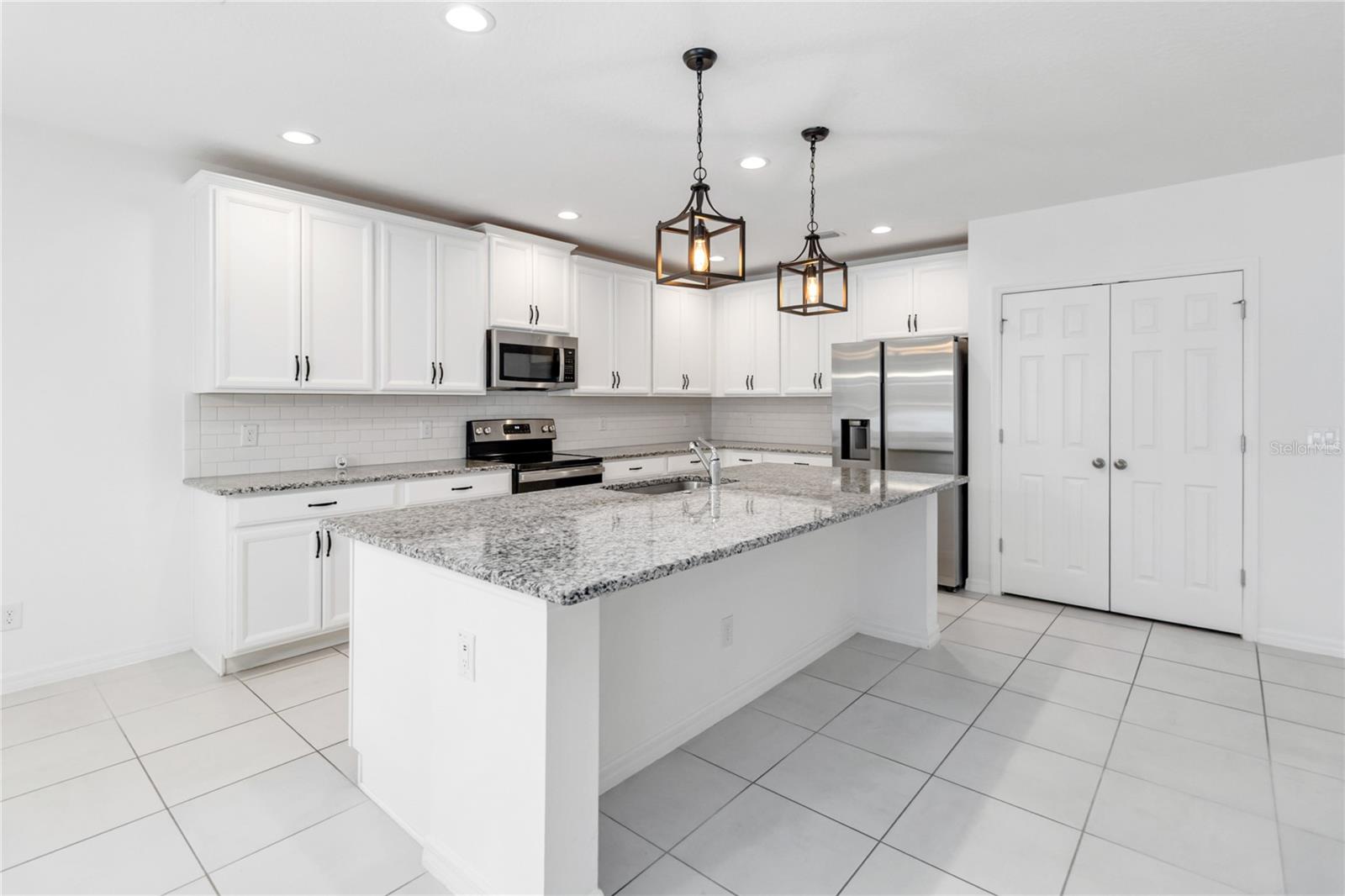 928 AVENAL LN, DAVENPORT, FL, 33837