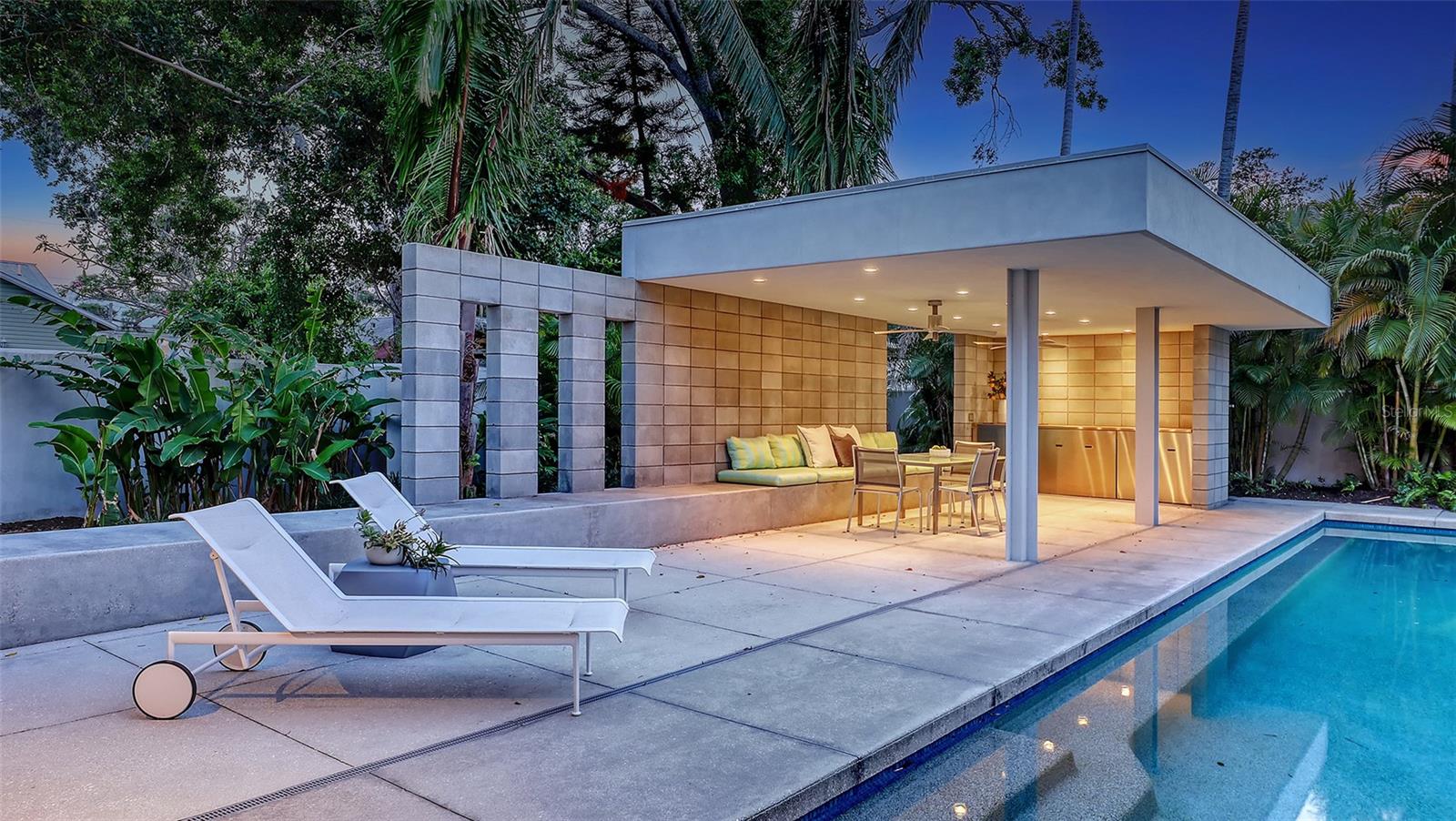 1658 HAWTHORNE ST, SARASOTA, FL, 34239