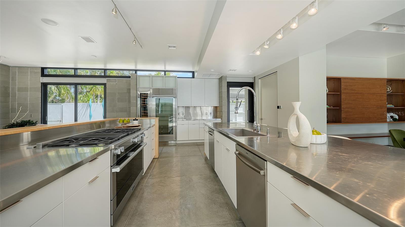 1658 HAWTHORNE ST, SARASOTA, FL, 34239