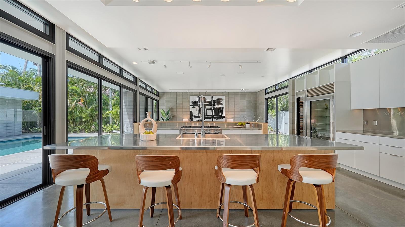 1658 HAWTHORNE ST, SARASOTA, FL, 34239