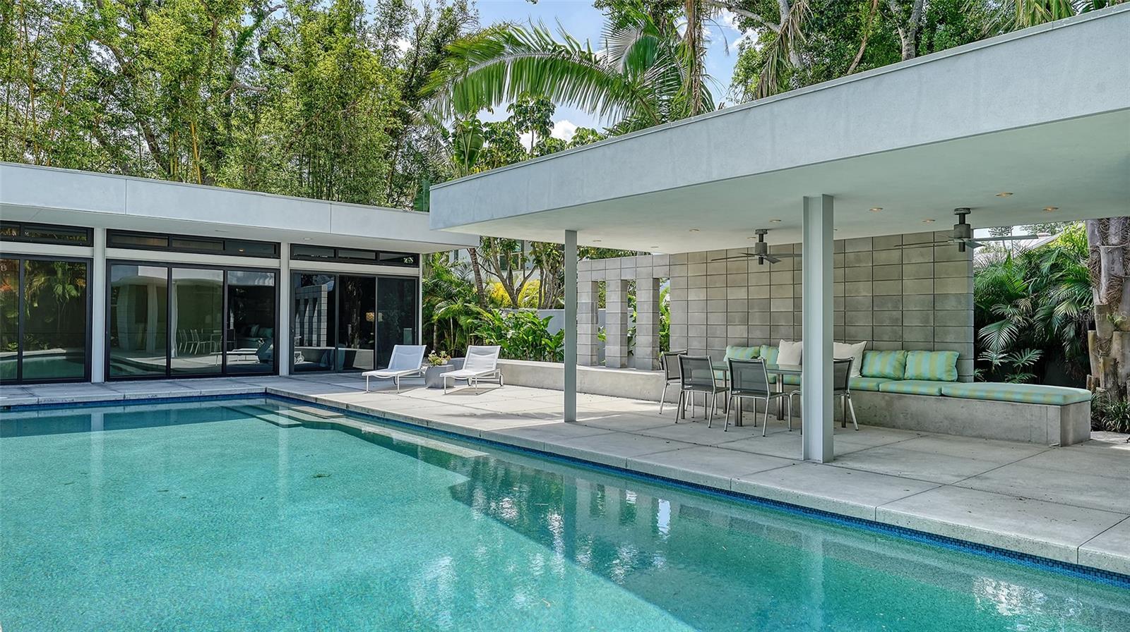 1658 HAWTHORNE ST, SARASOTA, FL, 34239