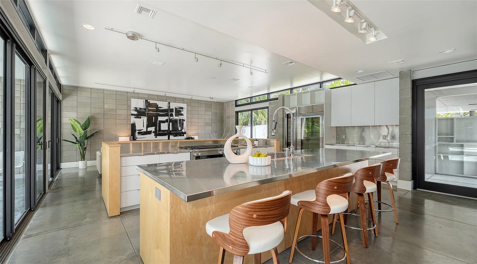 1658 HAWTHORNE ST, SARASOTA, FL, 34239