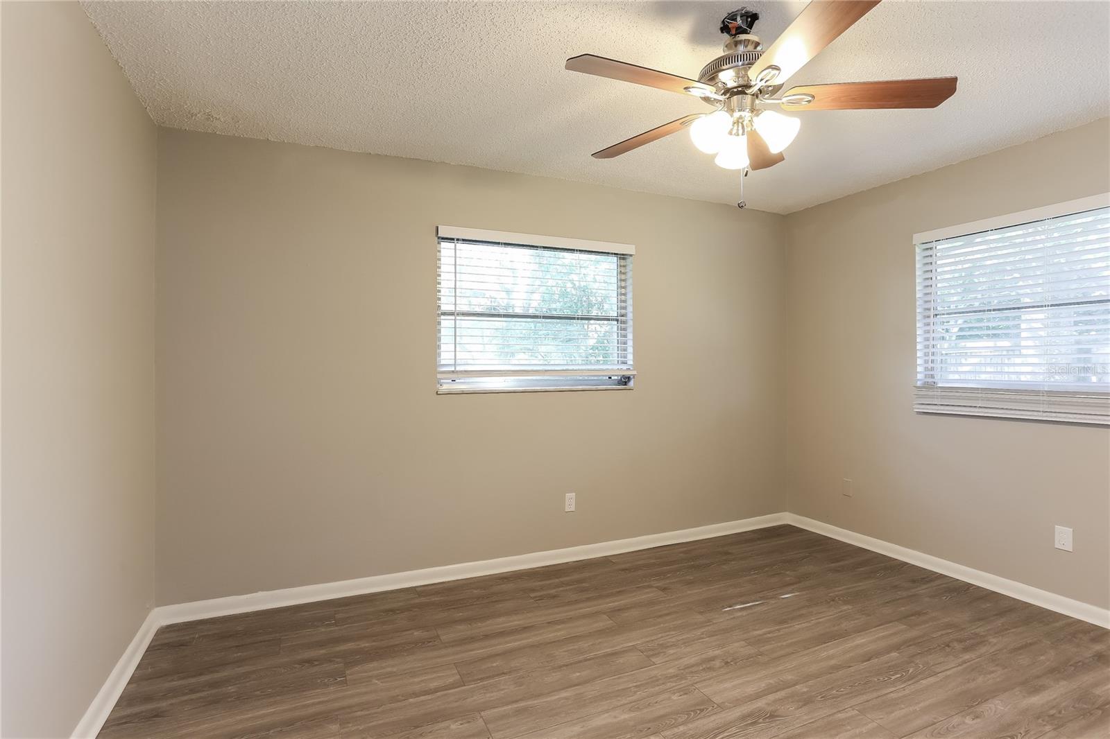 2704 WOODVIEW CT, CLEARWATER, FL, 33761