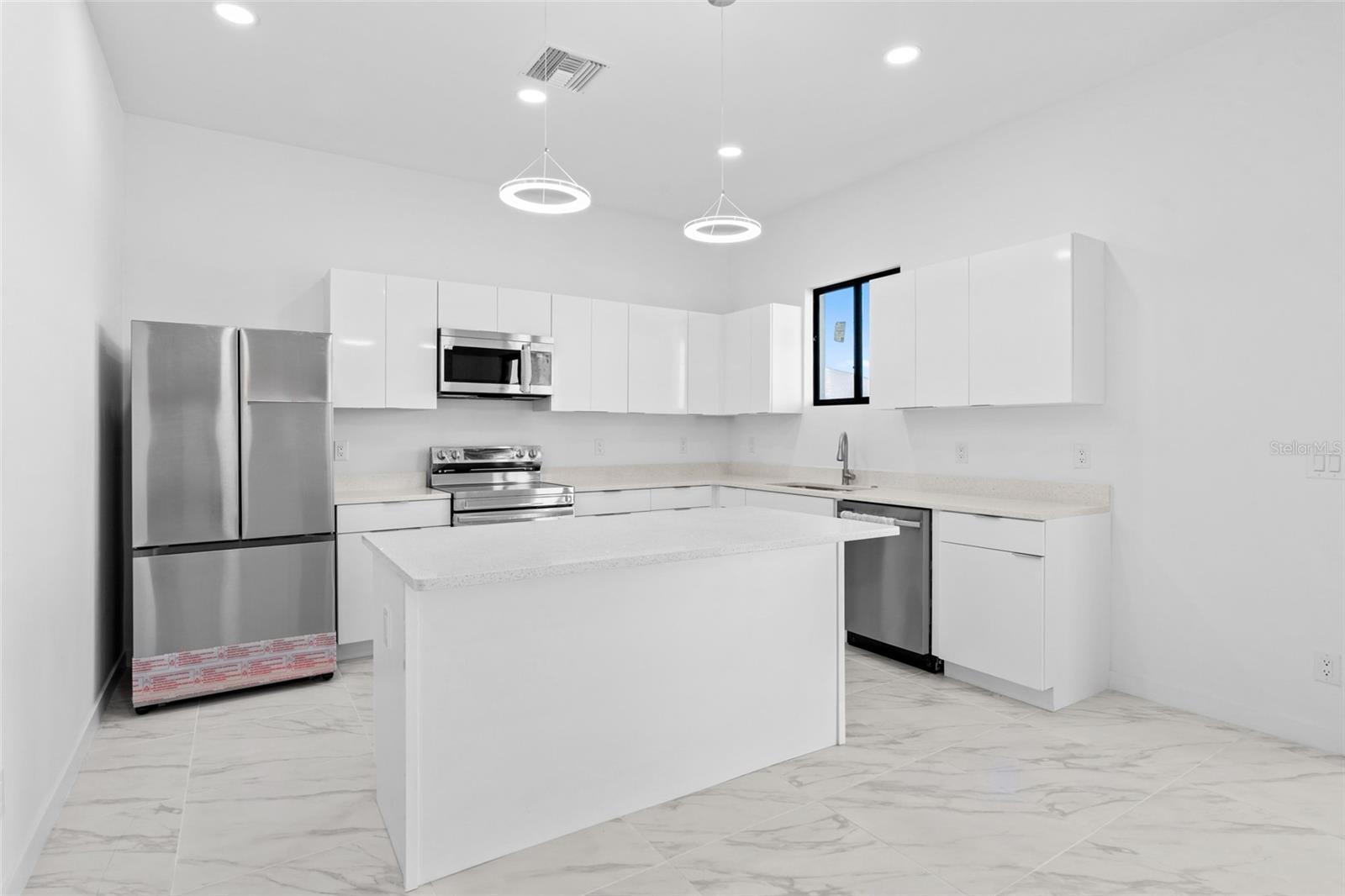 1247 KISMET PKWY W, CAPE CORAL, FL, 33993