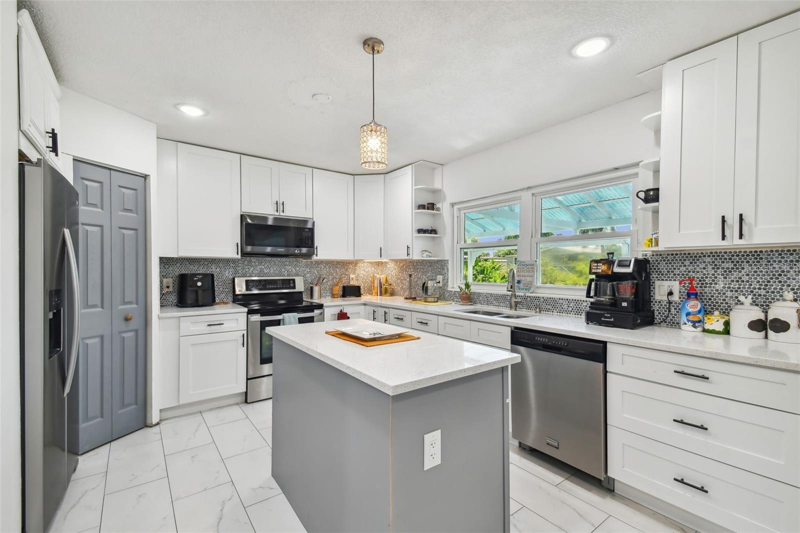 5816 LIVERPOOL DR, TAMPA, FL, 33615