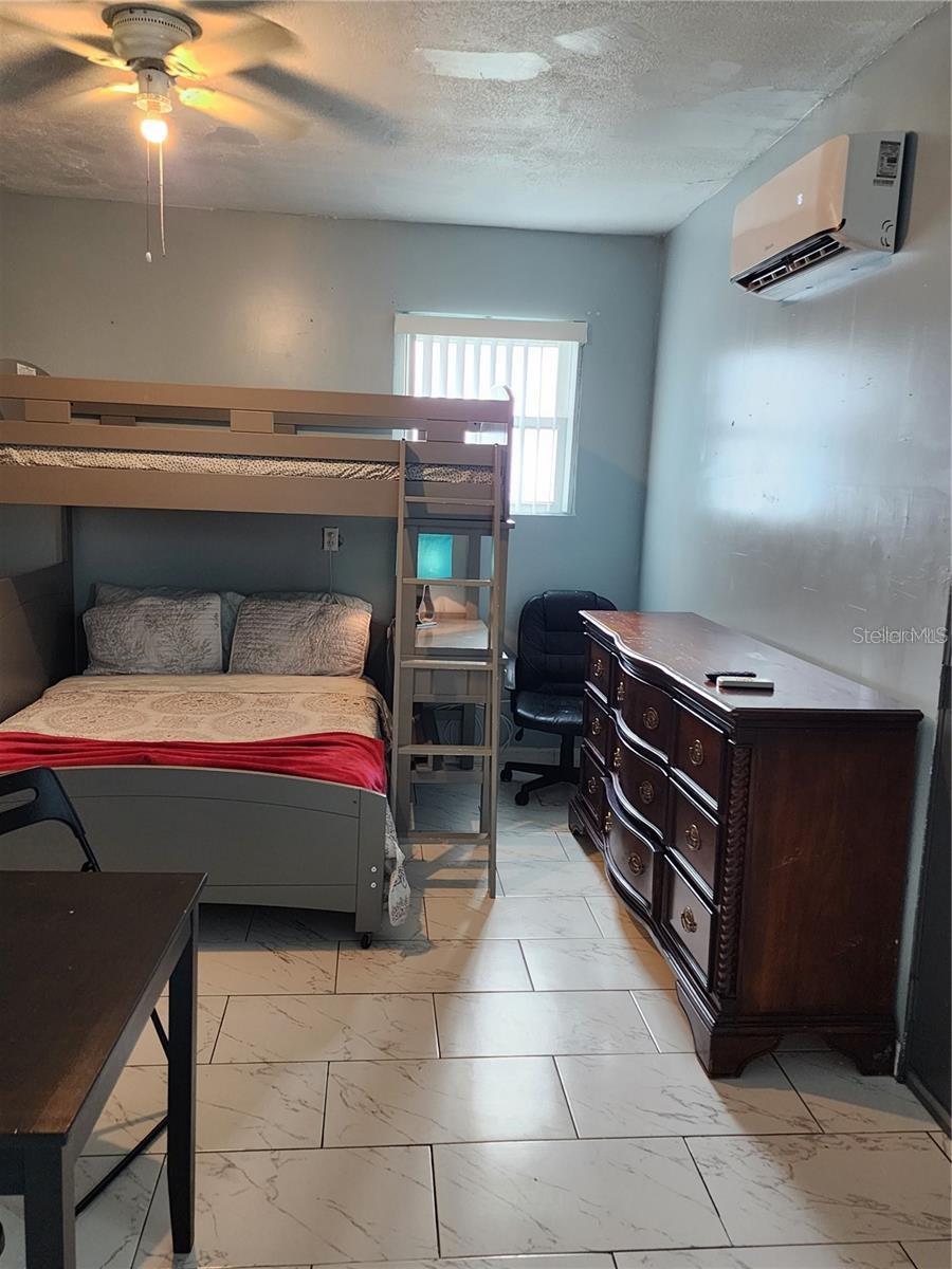 5816 LIVERPOOL DR, TAMPA, FL, 33615