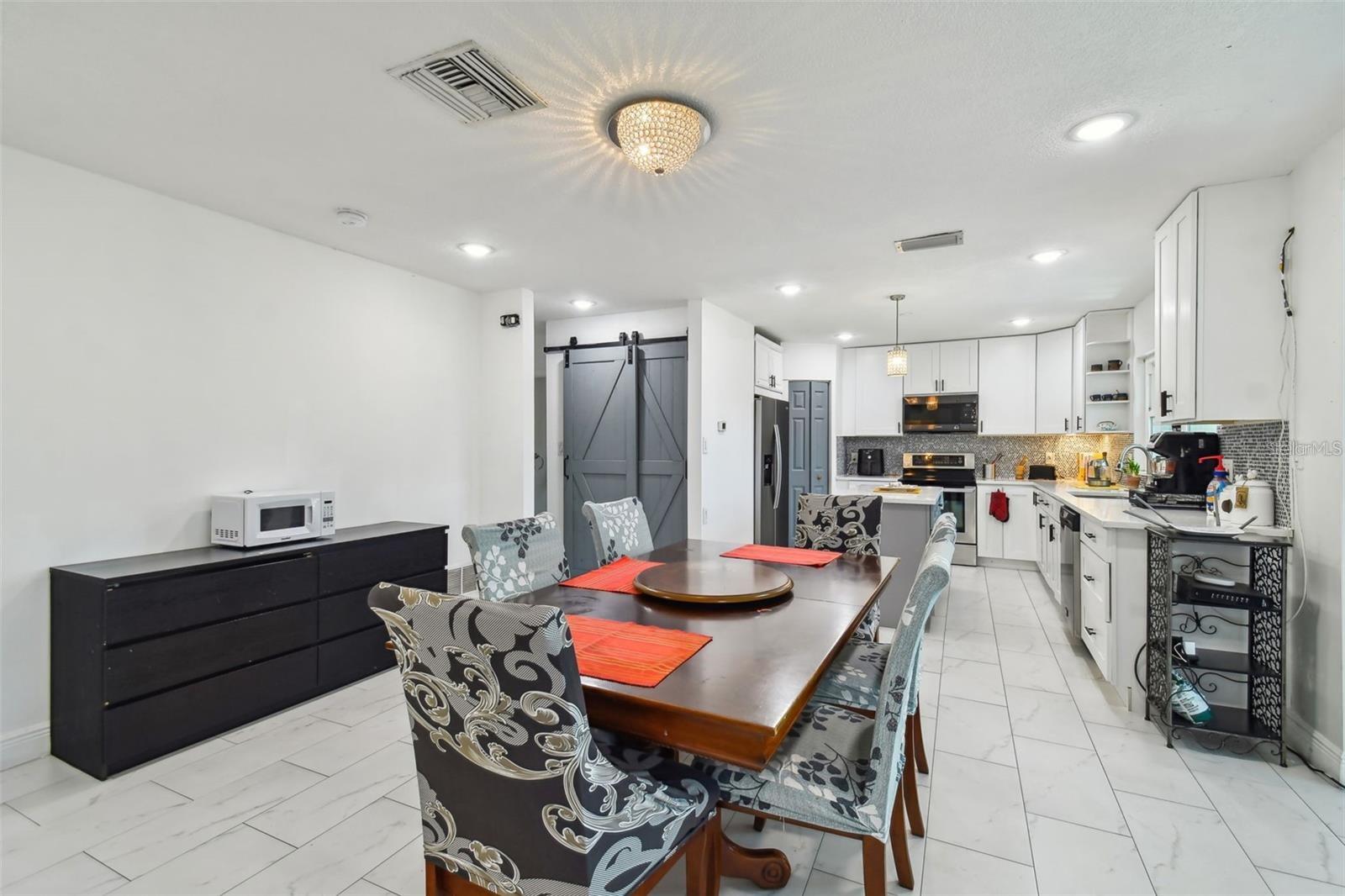 5816 LIVERPOOL DR, TAMPA, FL, 33615