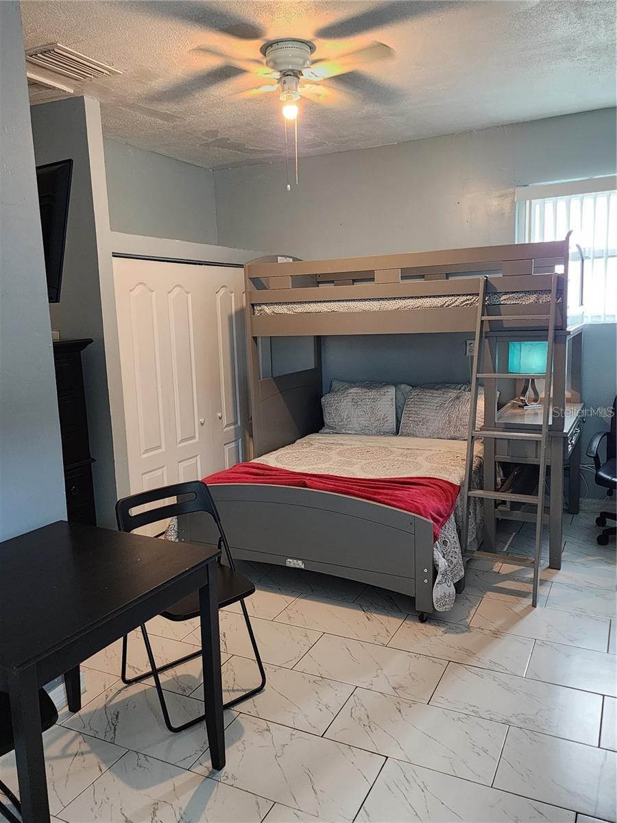 5816 LIVERPOOL DR, TAMPA, FL, 33615