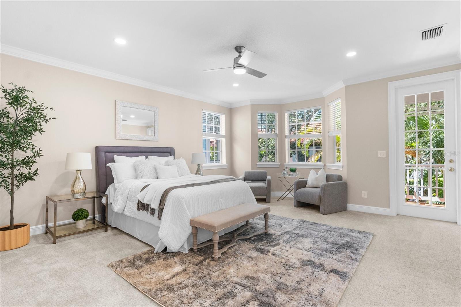 916 HEMINGWAY CIR, TAMPA, FL, 33602