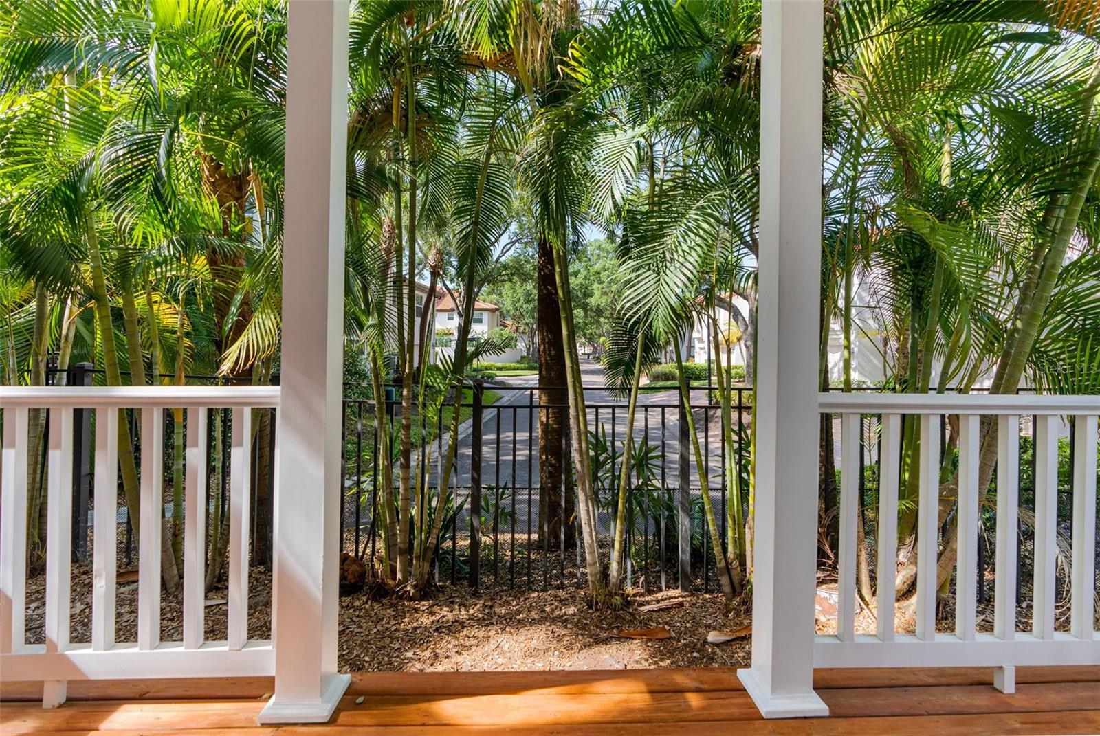 916 HEMINGWAY CIR, TAMPA, FL, 33602