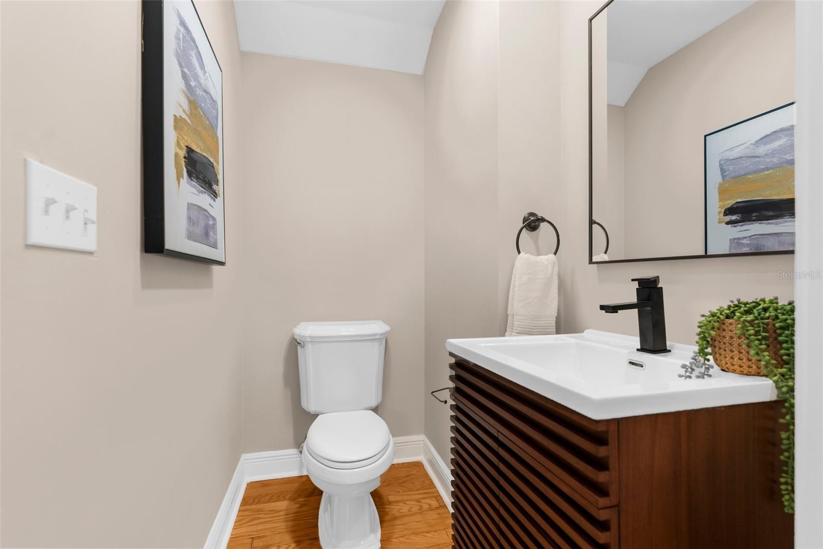 916 HEMINGWAY CIR, TAMPA, FL, 33602