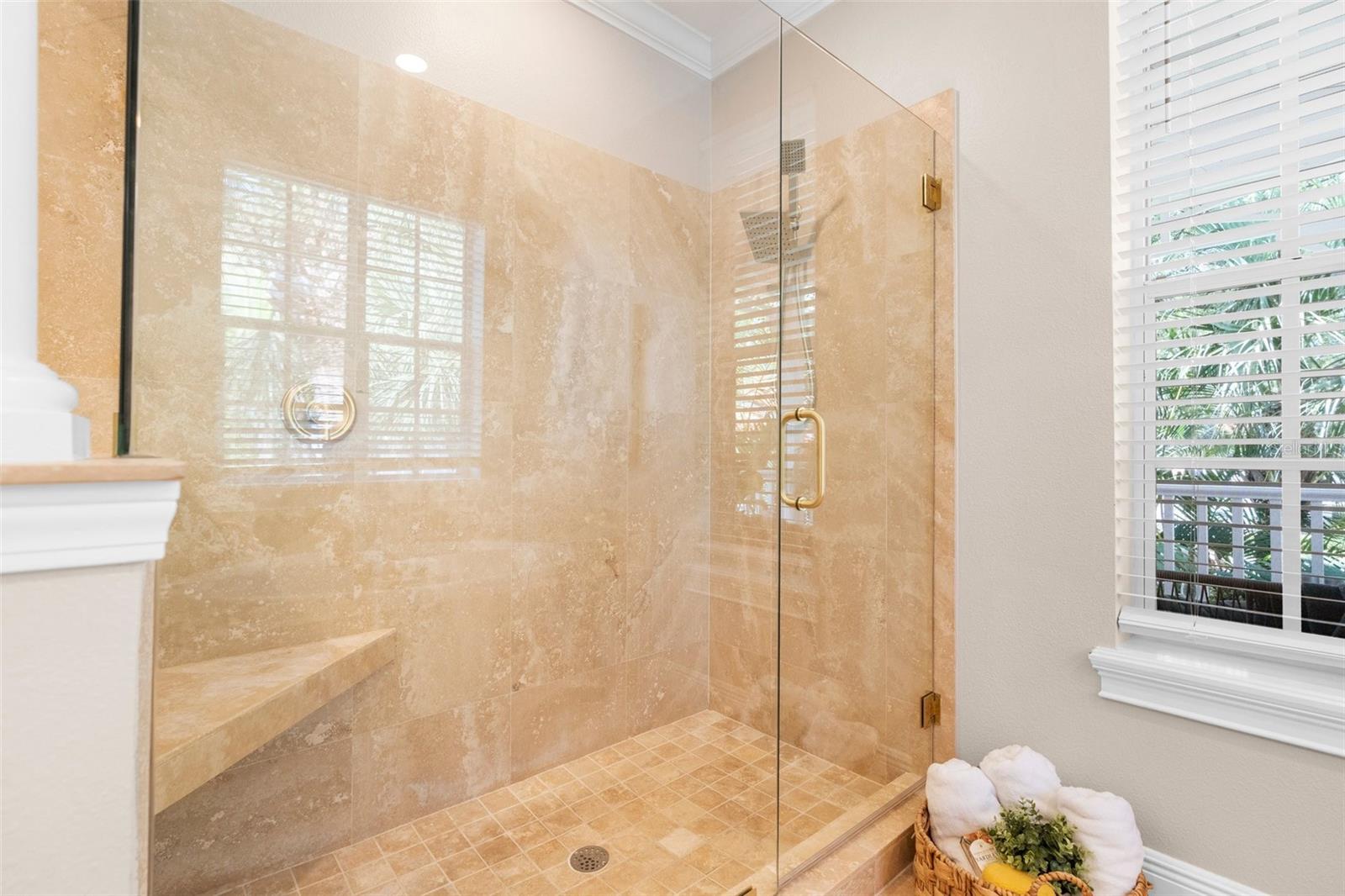 916 HEMINGWAY CIR, TAMPA, FL, 33602