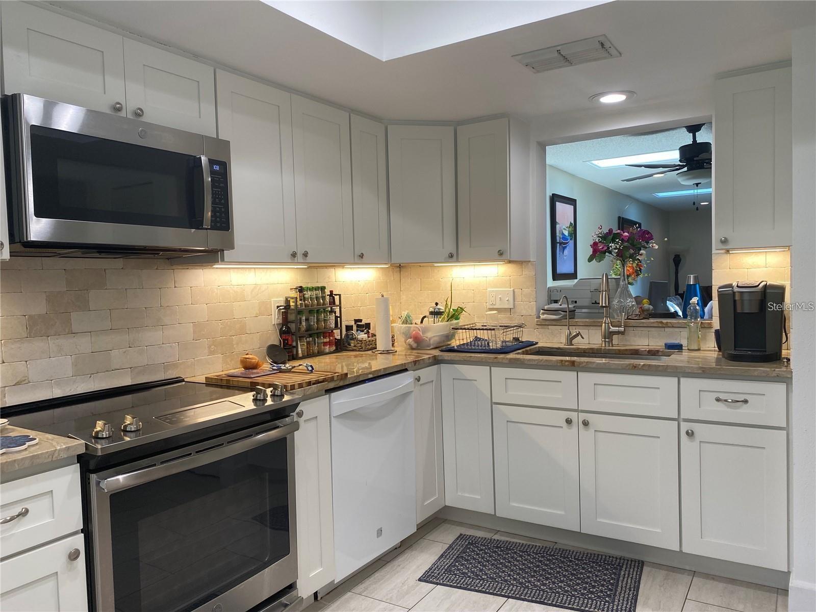 2231 LARK CIR E #A, PALM HARBOR, FL, 34684