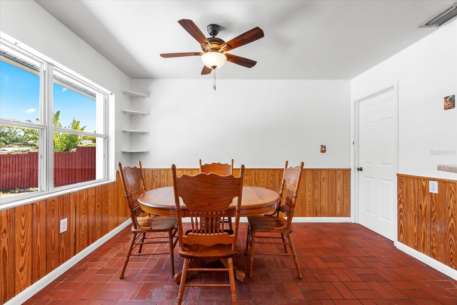 3736 WOODMONT DR, SARASOTA, FL, 34232