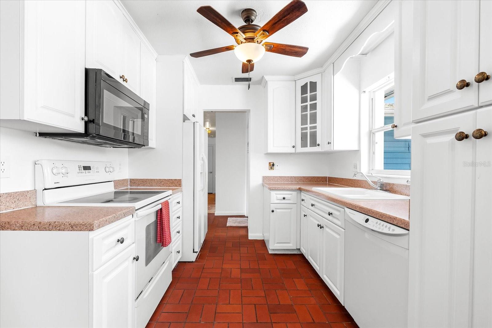 3736 WOODMONT DR, SARASOTA, FL, 34232