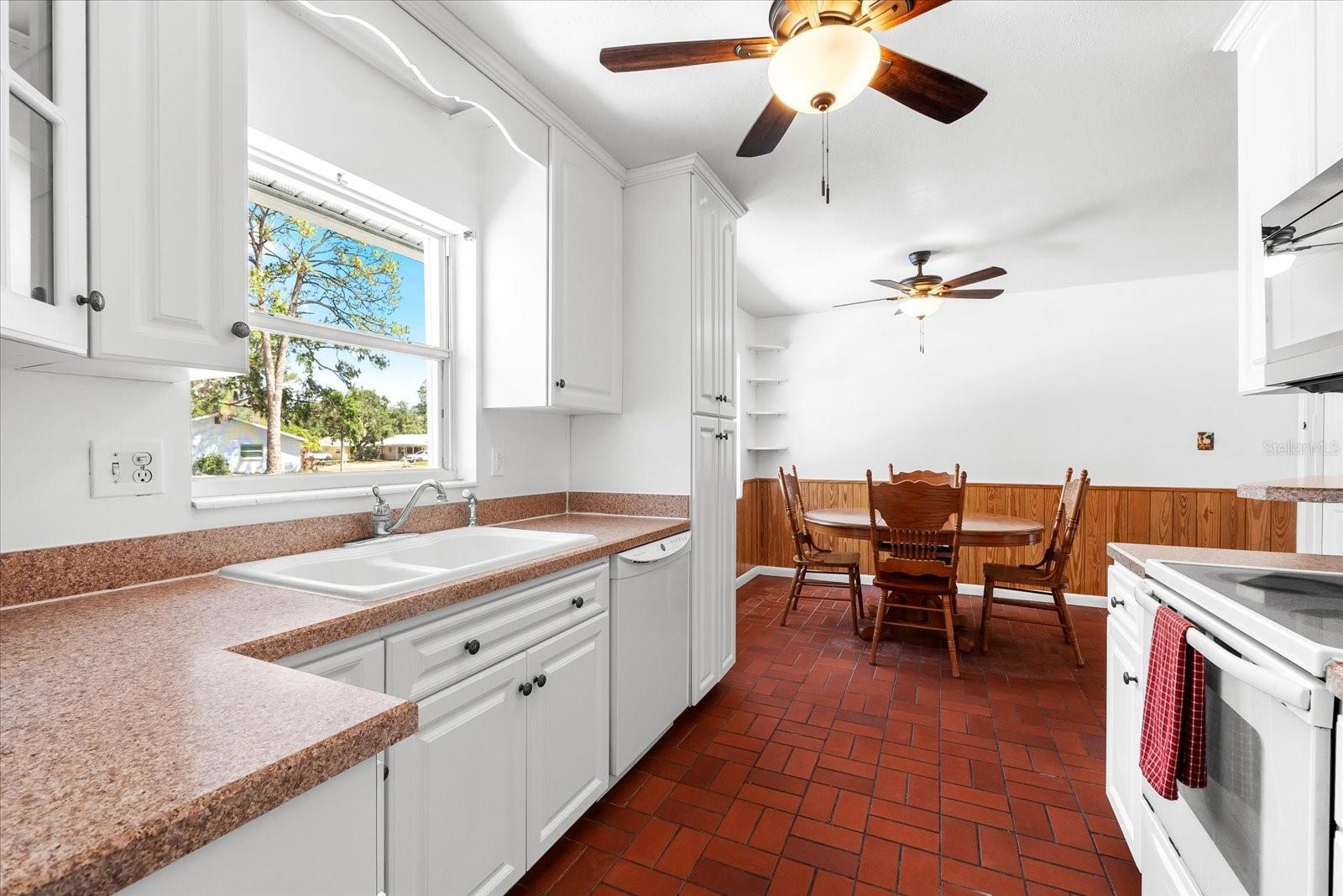 3736 WOODMONT DR, SARASOTA, FL, 34232