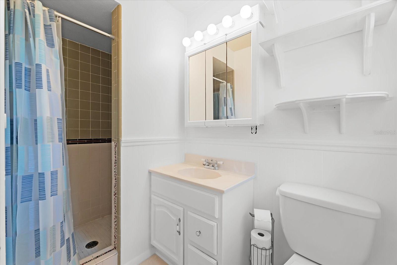 3736 WOODMONT DR, SARASOTA, FL, 34232