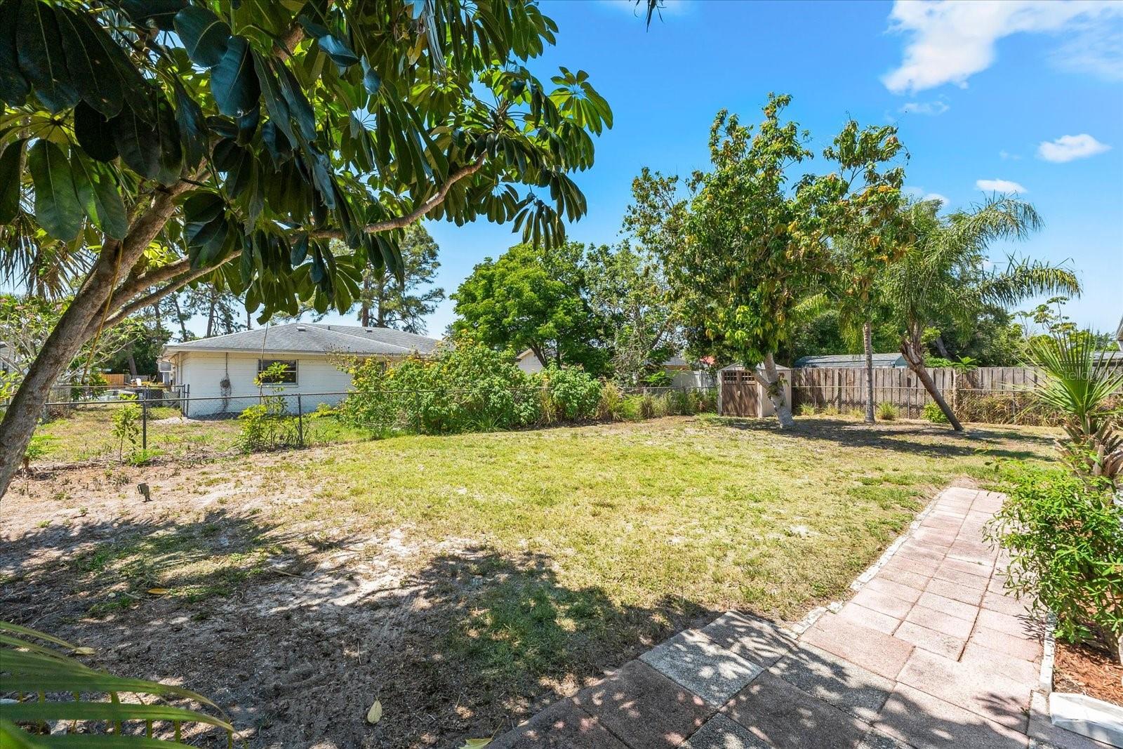 3736 WOODMONT DR, SARASOTA, FL, 34232