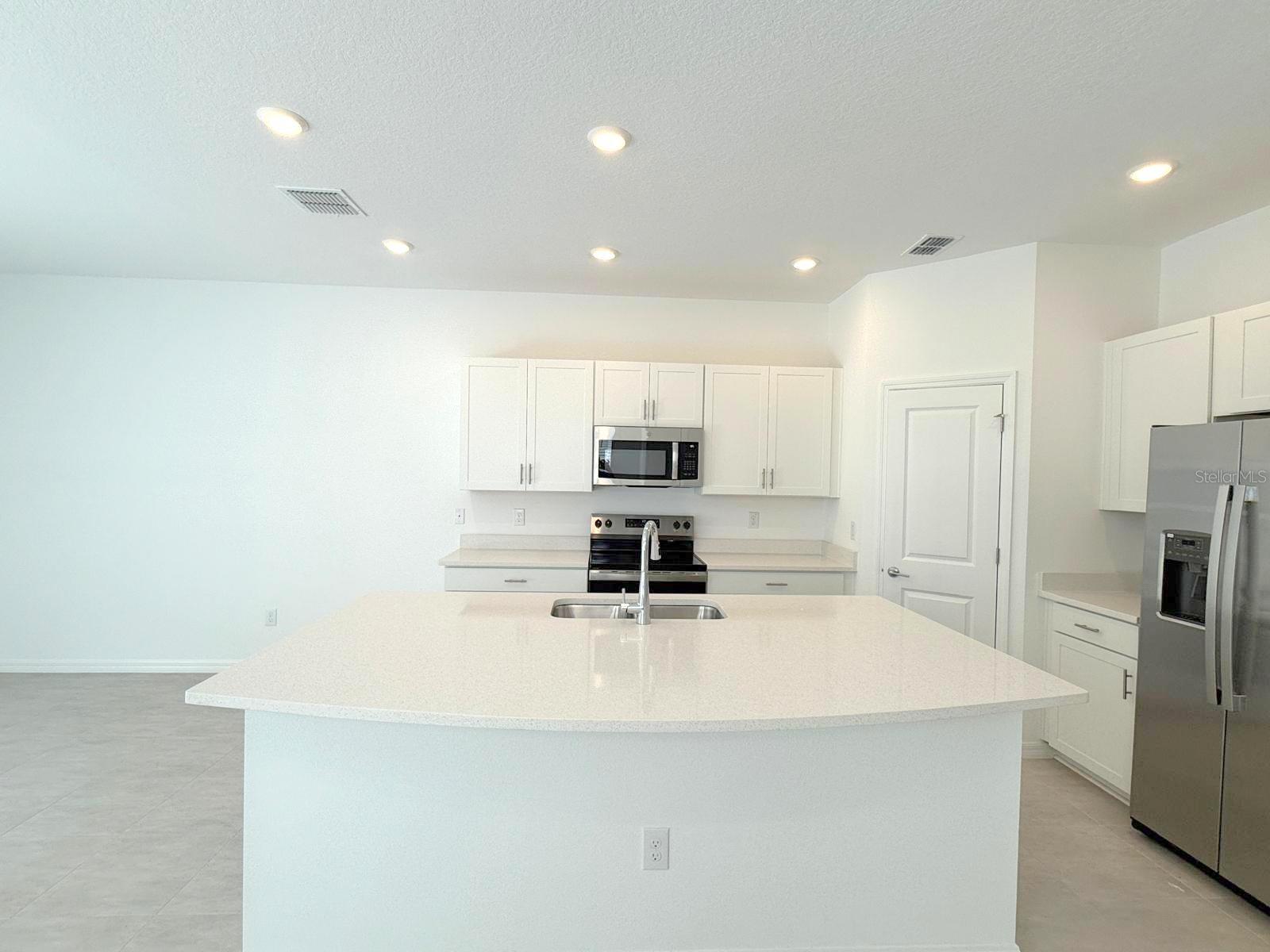 2081 HALLIER CV, WESLEY CHAPEL, FL, 33543