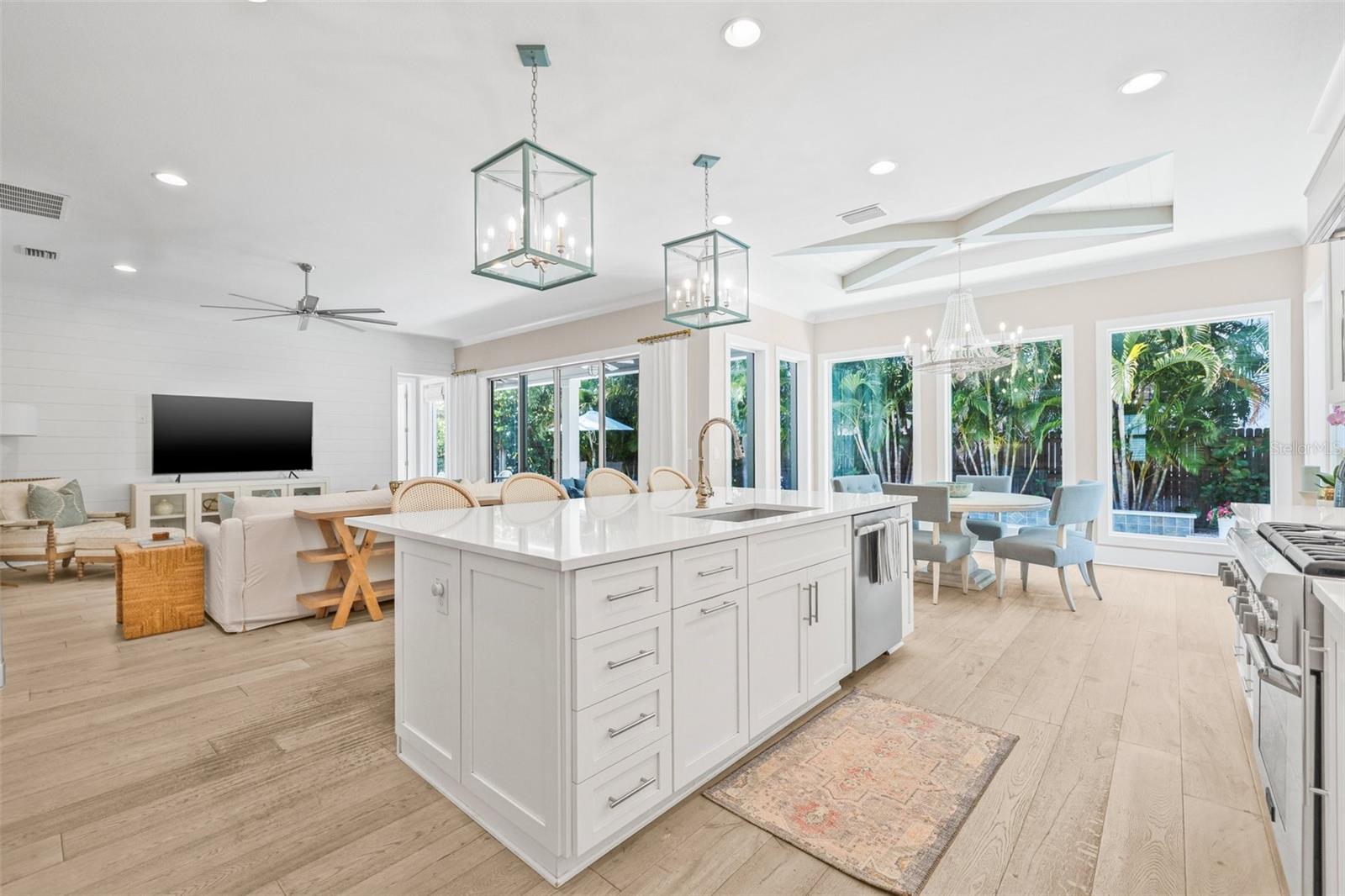 3711 W BARCELONA ST, TAMPA, FL, 33629