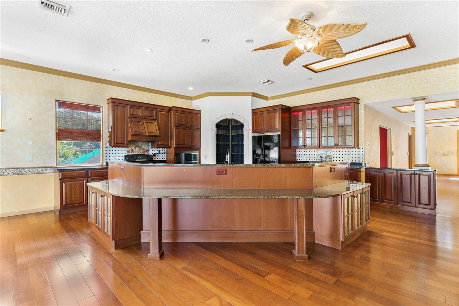 2400 N GRIFFIN DR, LEESBURG, FL, 34748