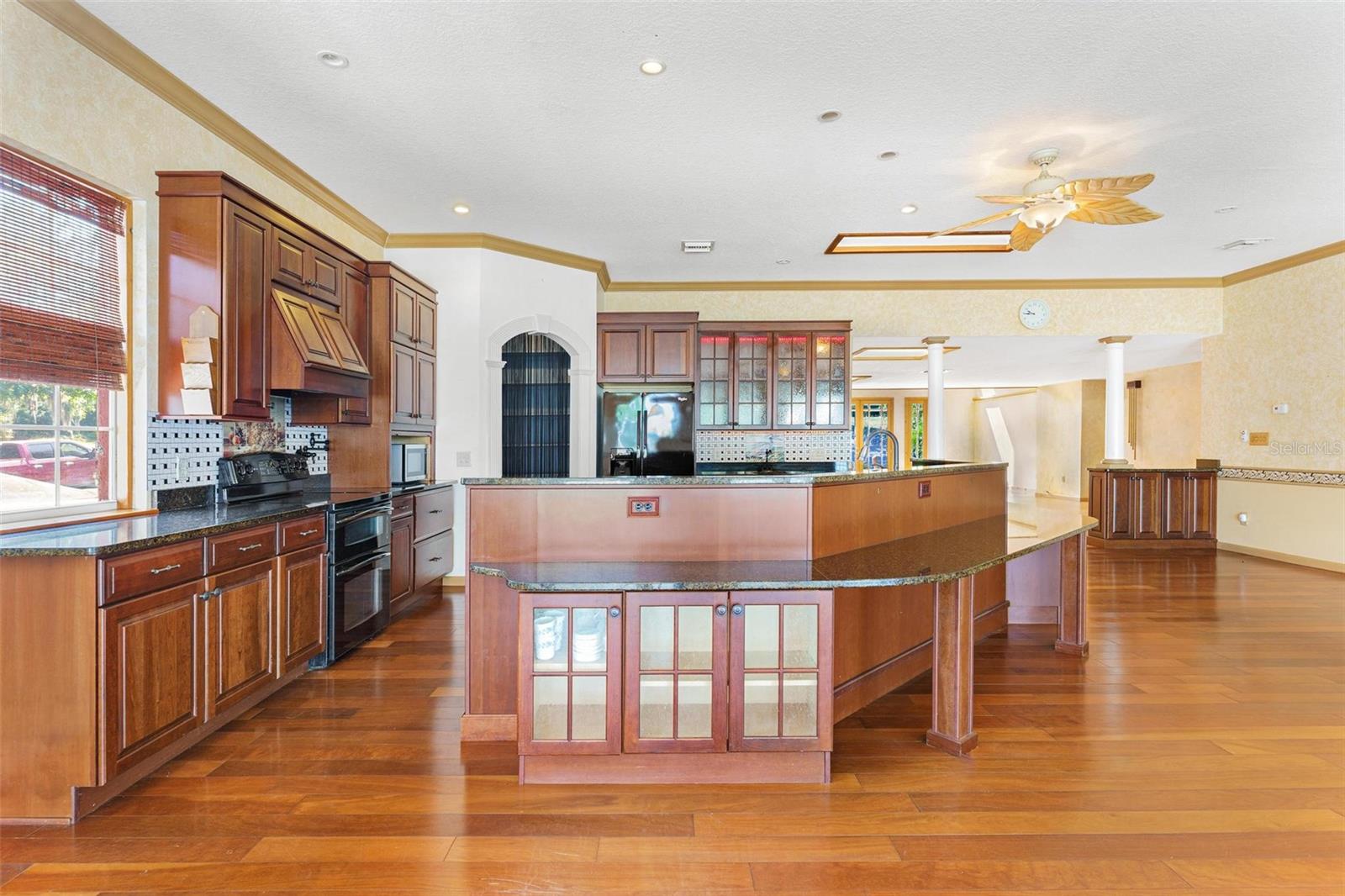 2400 N GRIFFIN DR, LEESBURG, FL, 34748