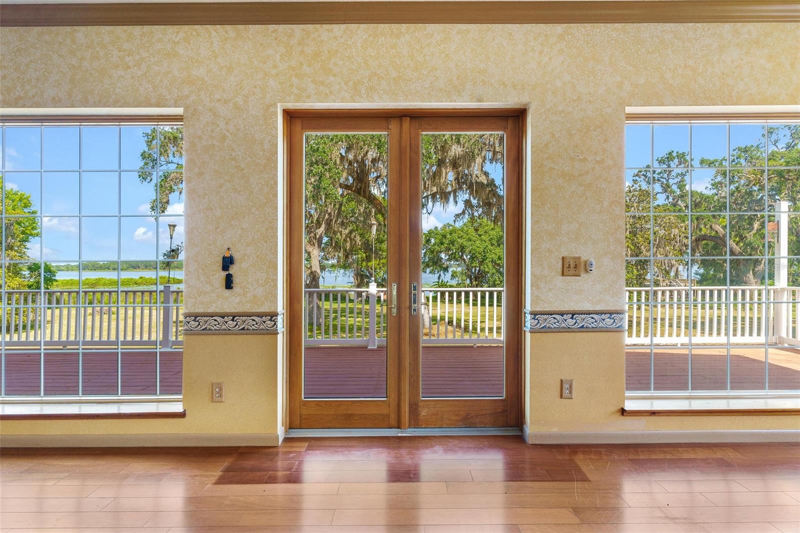 2400 N GRIFFIN DR, LEESBURG, FL, 34748