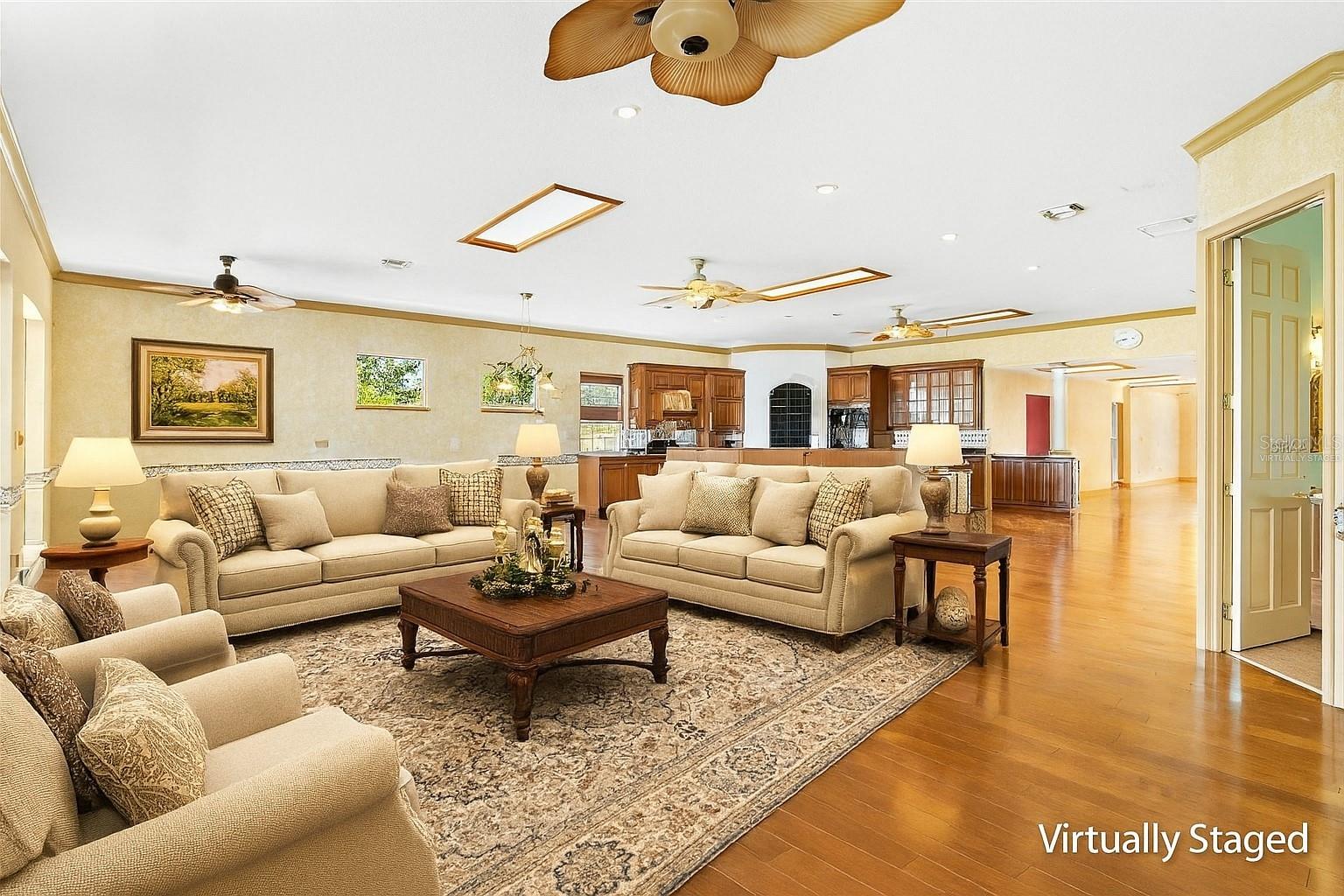 2400 N GRIFFIN DR, LEESBURG, FL, 34748