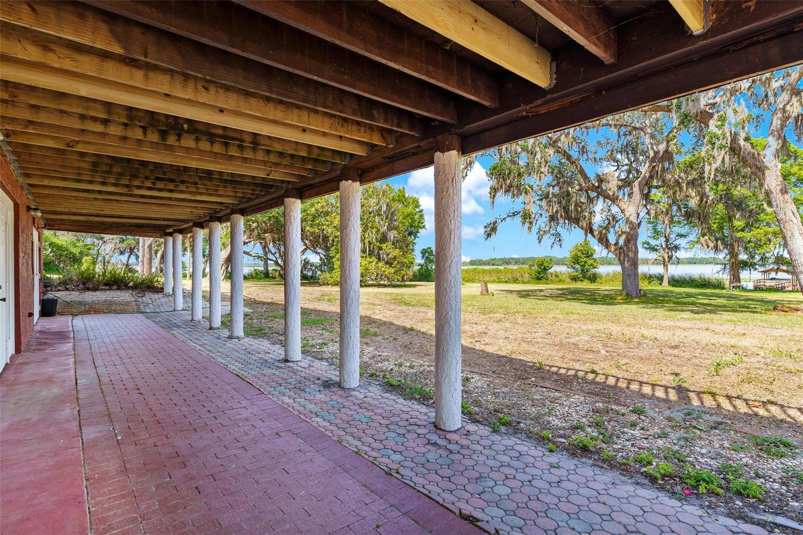 2400 N GRIFFIN DR, LEESBURG, FL, 34748