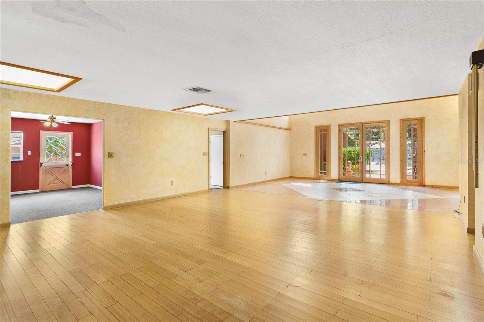 2400 N GRIFFIN DR, LEESBURG, FL, 34748