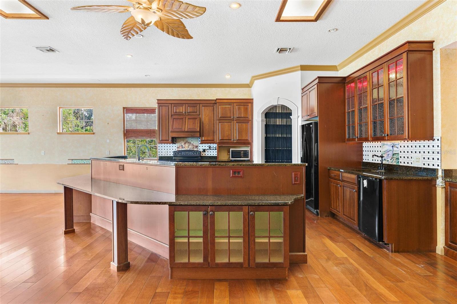 2400 N GRIFFIN DR, LEESBURG, FL, 34748