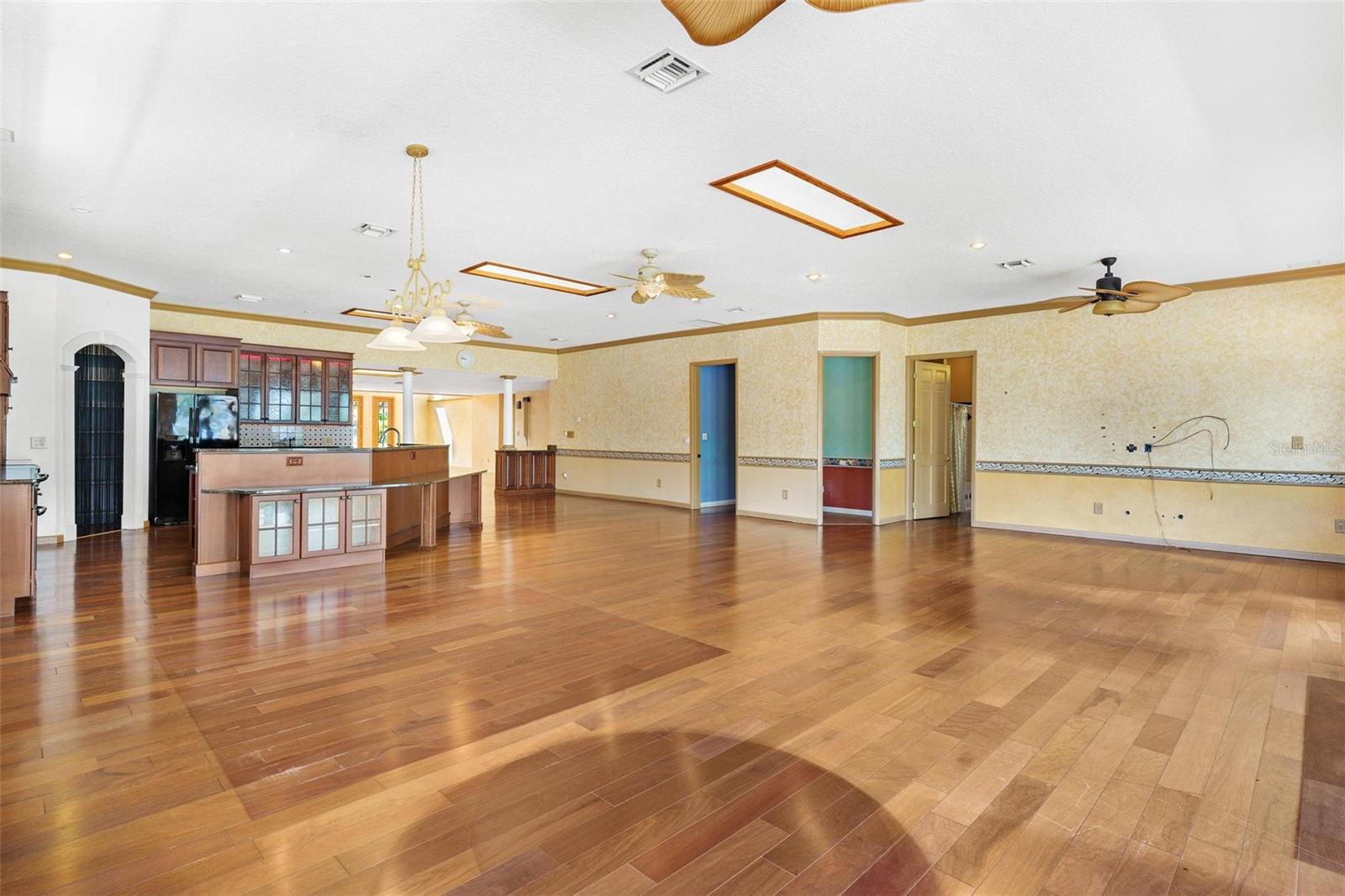 2400 N GRIFFIN DR, LEESBURG, FL, 34748