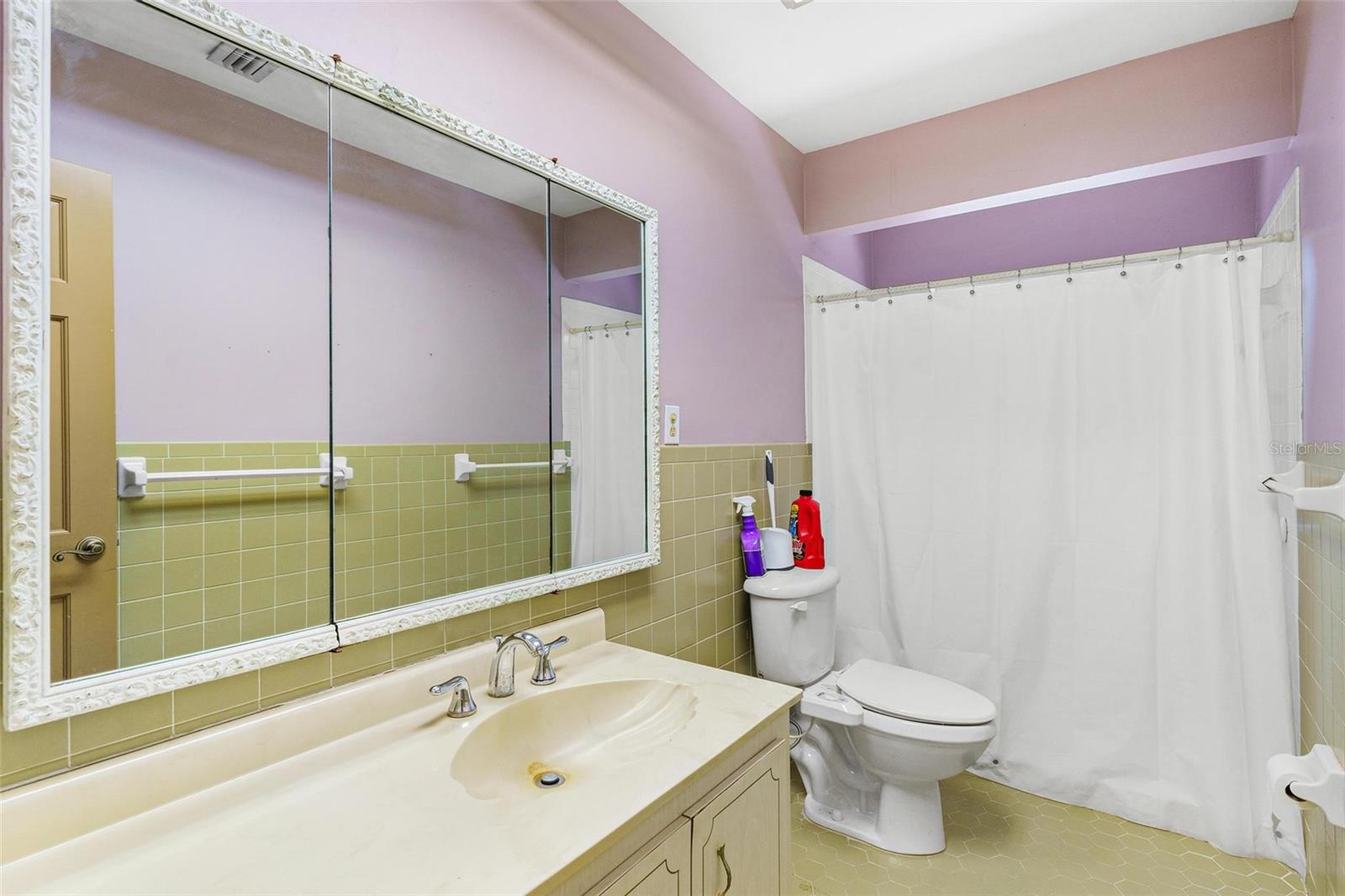 2400 N GRIFFIN DR, LEESBURG, FL, 34748